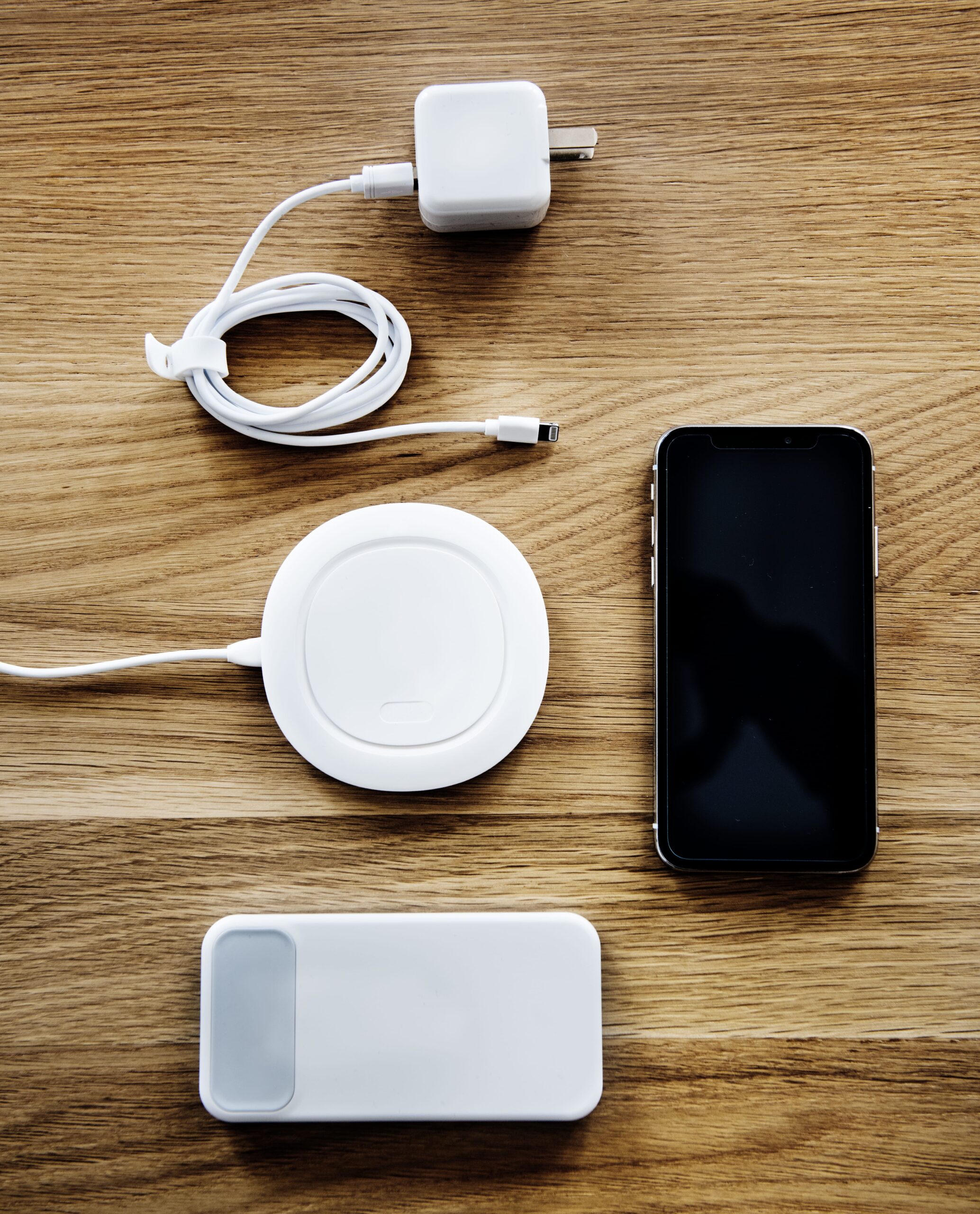 flatlay-de-accesorios-para-telefonos-inteligentes (1) (1) (1) Adaptador de audio y carga USB Tipo C a Jack 35mm